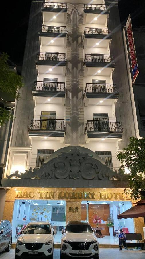 Dac Tin Luxury Hotel Туй Хоа Екстериор снимка