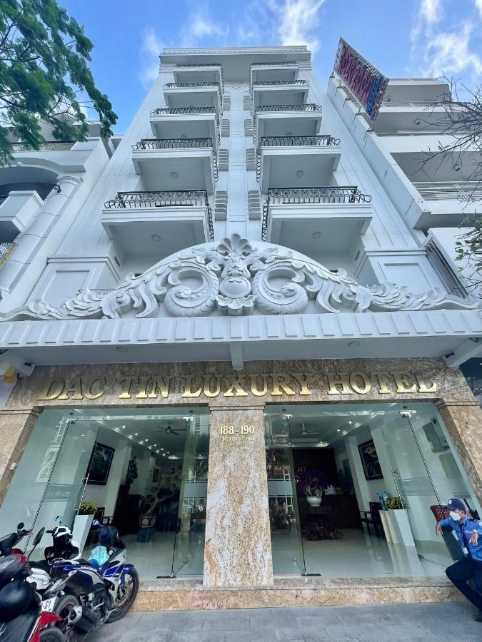 Dac Tin Luxury Hotel Туй Хоа Екстериор снимка
