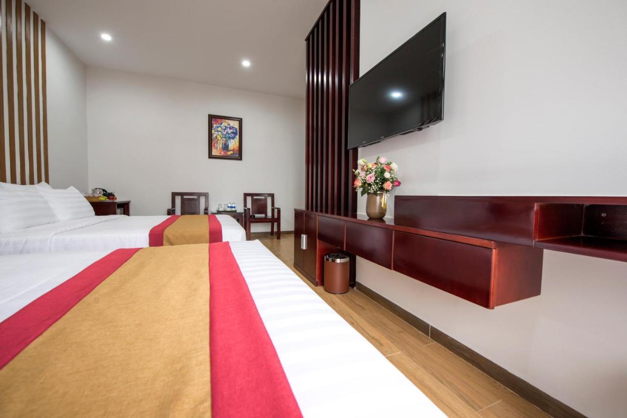 Dac Tin Luxury Hotel Туй Хоа Екстериор снимка